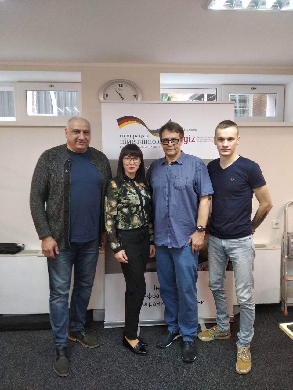 Команда лікарні переймала досвід управління змінами в закладах охорони здоров’я провідних країн світу в перехідний період детская больница запорожье КНП «Міська дитяча лікарня №5» ЗМР – це єдина у місті Запоріжжі багатопрофільна дитяча лікарня, де сконцентровано всі види надання спеціалізованої медичної допомоги дитячому населенню: стаціонарної, консультативної амбулаторно-поліклінічної та виїзної для інтенсивної терапії новонародженим.