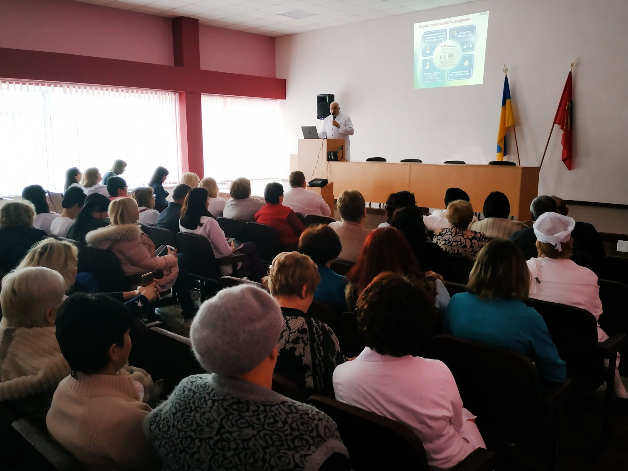 Підсумки роботи лікарні за 2018 рік детская больница запорожье КНП «Міська дитяча лікарня №5» ЗМР – це єдина у місті Запоріжжі багатопрофільна дитяча лікарня, де сконцентровано всі види надання спеціалізованої медичної допомоги дитячому населенню: стаціонарної, консультативної амбулаторно-поліклінічної та виїзної для інтенсивної терапії новонародженим.