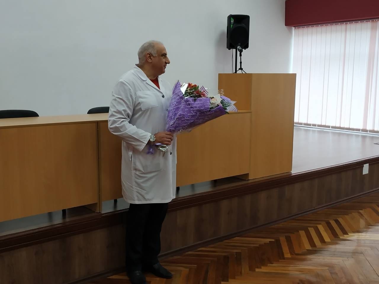 Урочиста нарада з нагоди Міжнародного жіночого свята детская больница запорожье КНП «Міська дитяча лікарня №5» ЗМР – це єдина у місті Запоріжжі багатопрофільна дитяча лікарня, де сконцентровано всі види надання спеціалізованої медичної допомоги дитячому населенню: стаціонарної, консультативної амбулаторно-поліклінічної та виїзної для інтенсивної терапії новонародженим.