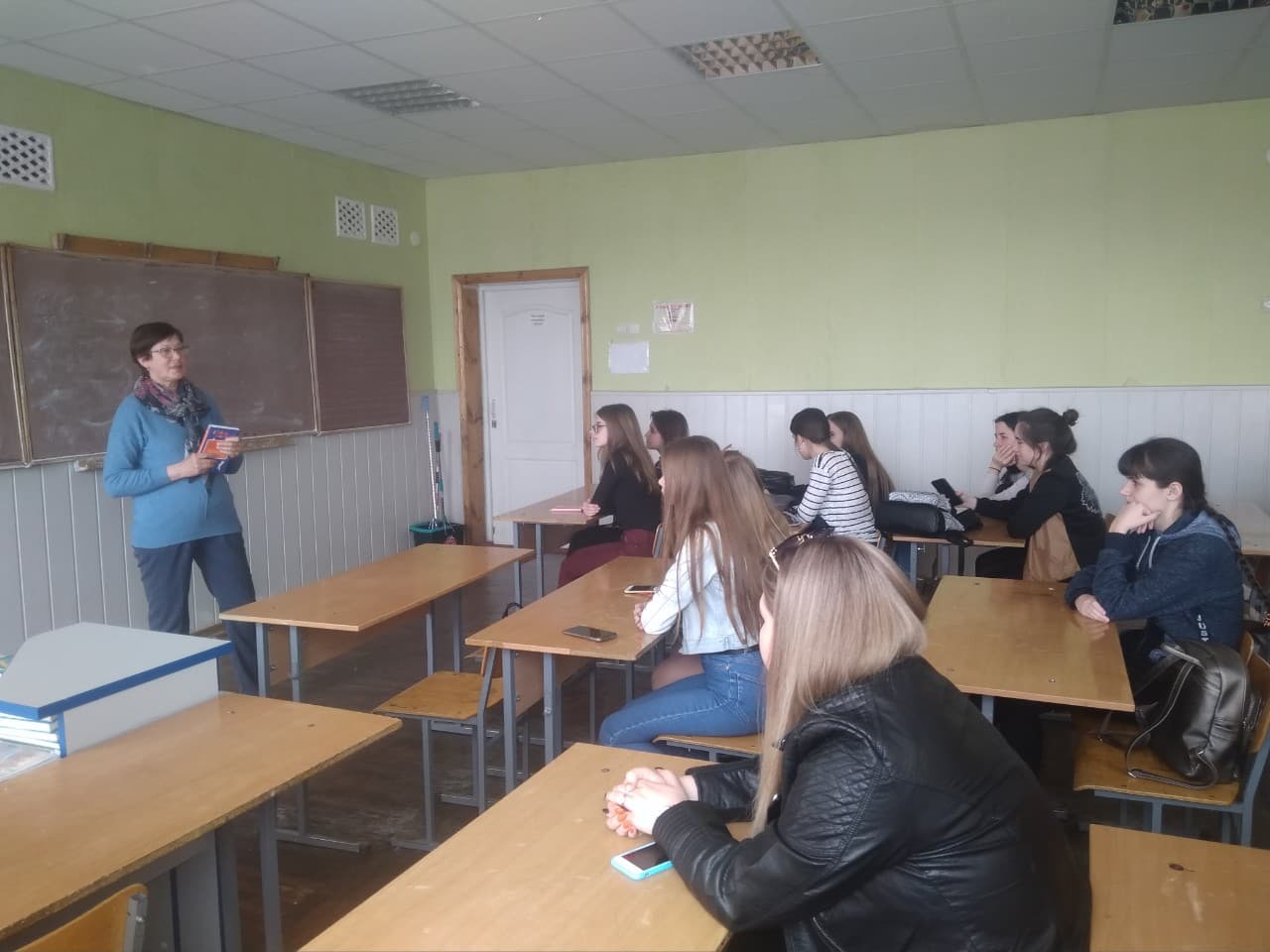 Фахівцями «Клініки, дружньої до молоді» проведено заняття: «Репродуктивне здоров’я дівчаток-підлітків» детская больница запорожье КНП «Міська дитяча лікарня №5» ЗМР – це єдина у місті Запоріжжі багатопрофільна дитяча лікарня, де сконцентровано всі види надання спеціалізованої медичної допомоги дитячому населенню: стаціонарної, консультативної амбулаторно-поліклінічної та виїзної для інтенсивної терапії новонародженим.