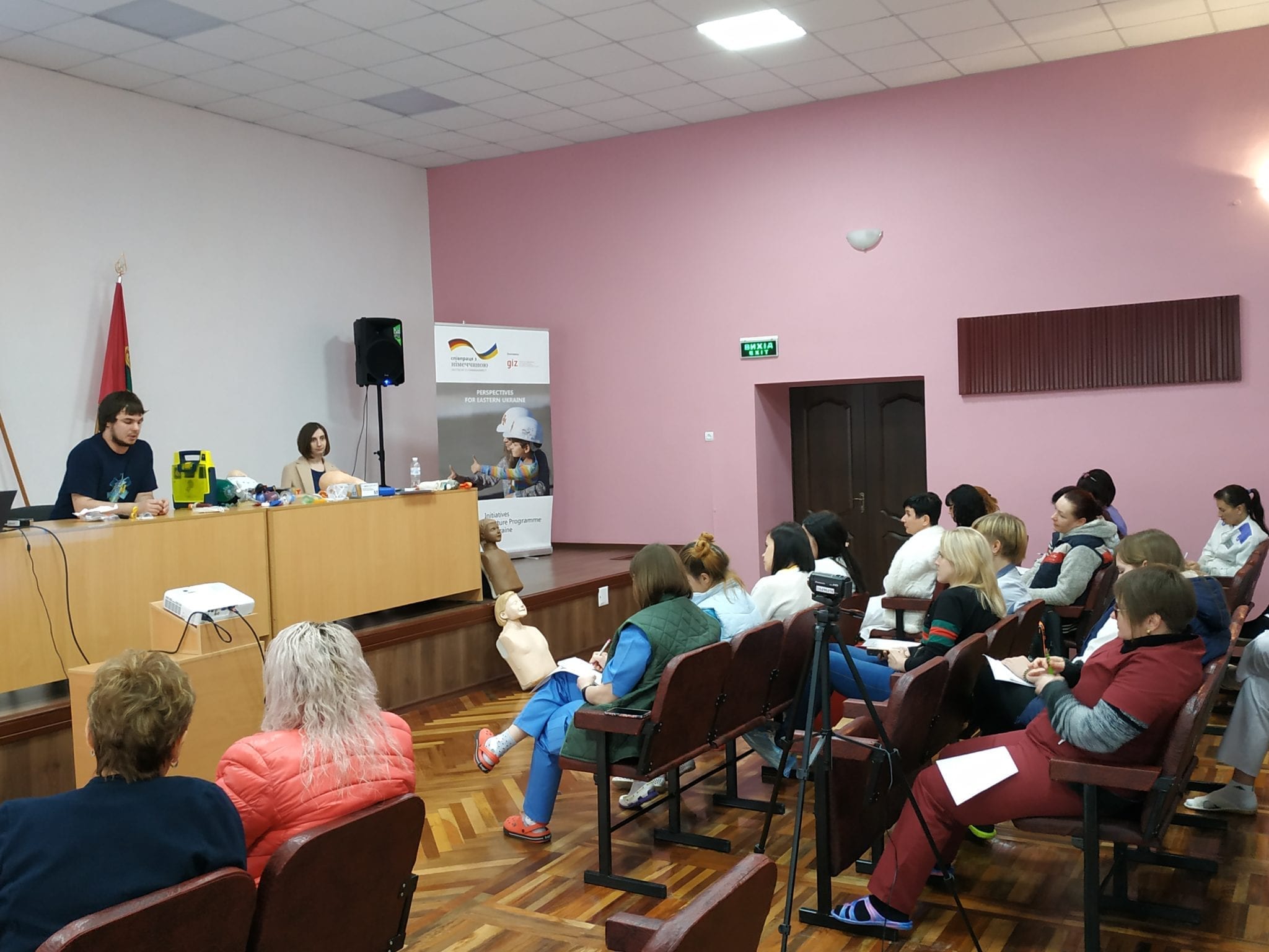Фахівці лікарні постійно вдосконалюють та підвищують свої професійні знання! детская больница запорожье КНП «Міська дитяча лікарня №5» ЗМР – це єдина у місті Запоріжжі багатопрофільна дитяча лікарня, де сконцентровано всі види надання спеціалізованої медичної допомоги дитячому населенню: стаціонарної, консультативної амбулаторно-поліклінічної та виїзної для інтенсивної терапії новонародженим.