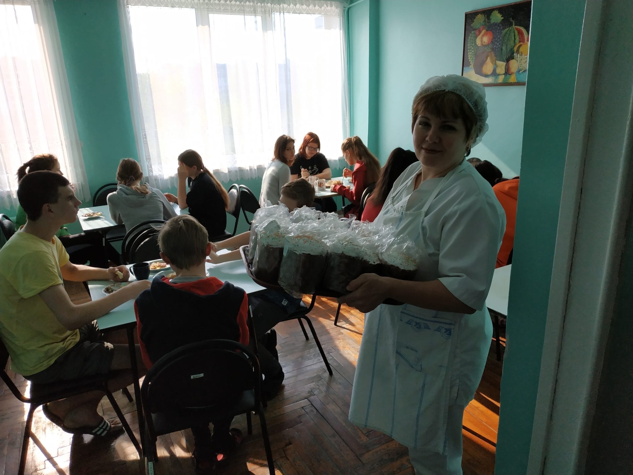 Солодкі подарунки напередодні свята Воскресіння Господнього від давніх друзів ТМ «Хлібодар» детская больница запорожье КНП «Міська дитяча лікарня №5» ЗМР – це єдина у місті Запоріжжі багатопрофільна дитяча лікарня, де сконцентровано всі види надання спеціалізованої медичної допомоги дитячому населенню: стаціонарної, консультативної амбулаторно-поліклінічної та виїзної для інтенсивної терапії новонародженим.