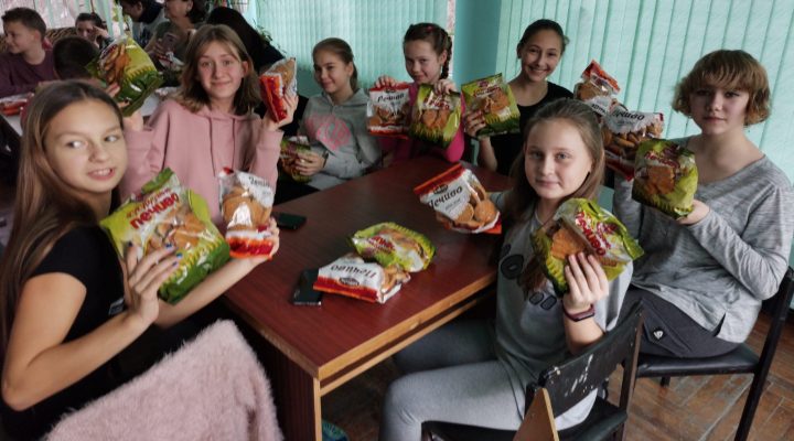 Святкова вистава до Дня Святого Миколая детская больница запорожье КНП «Міська дитяча лікарня №5» ЗМР – це єдина у місті Запоріжжі багатопрофільна дитяча лікарня, де сконцентровано всі види надання спеціалізованої медичної допомоги дитячому населенню: стаціонарної, консультативної амбулаторно-поліклінічної та виїзної для інтенсивної терапії новонародженим.