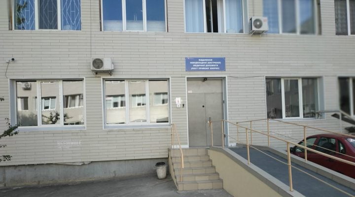У лікарні встановлено систему захисту та відеоспостереження детская больница запорожье КНП «Міська дитяча лікарня №5» ЗМР – це єдина у місті Запоріжжі багатопрофільна дитяча лікарня, де сконцентровано всі види надання спеціалізованої медичної допомоги дитячому населенню: стаціонарної, консультативної амбулаторно-поліклінічної та виїзної для інтенсивної терапії новонародженим.