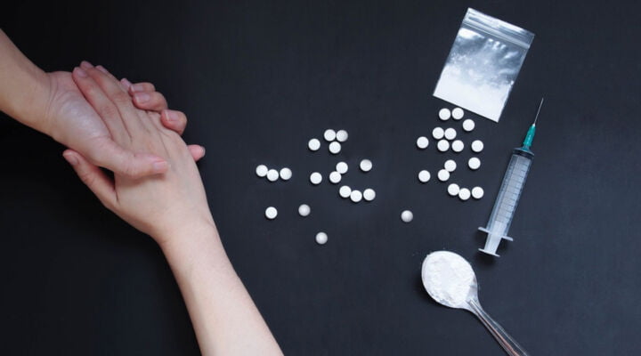 Наркотики і діти, що потрібно знати дорослим детская больница запорожье КНП «Міська дитяча лікарня №5» ЗМР – це єдина у місті Запоріжжі багатопрофільна дитяча лікарня, де сконцентровано всі види надання спеціалізованої медичної допомоги дитячому населенню: стаціонарної, консультативної амбулаторно-поліклінічної та виїзної для інтенсивної терапії новонародженим.