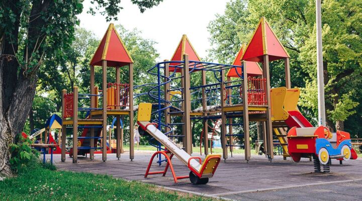 Безпека на дитячому майданчику: що треба знати батькам детская больница запорожье КНП «Міська дитяча лікарня №5» ЗМР – це єдина у місті Запоріжжі багатопрофільна дитяча лікарня, де сконцентровано всі види надання спеціалізованої медичної допомоги дитячому населенню: стаціонарної, консультативної амбулаторно-поліклінічної та виїзної для інтенсивної терапії новонародженим.