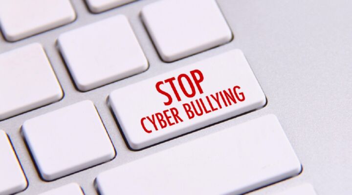 Як захистити дитину, яка постраждала від кібербулінгу детская больница запорожье КНП «Міська дитяча лікарня №5» ЗМР – це єдина у місті Запоріжжі багатопрофільна дитяча лікарня, де сконцентровано всі види надання спеціалізованої медичної допомоги дитячому населенню: стаціонарної, консультативної амбулаторно-поліклінічної та виїзної для інтенсивної терапії новонародженим.