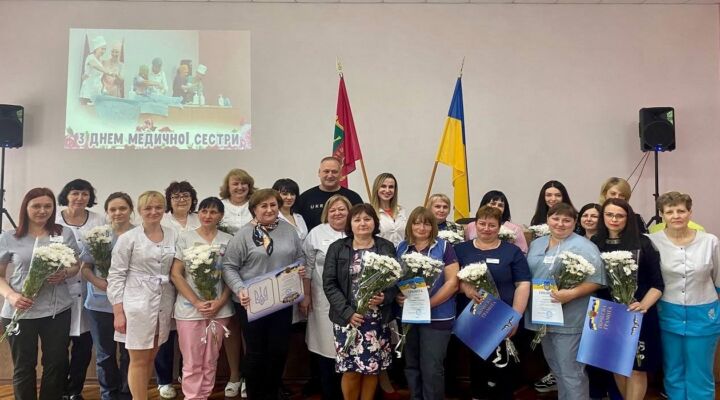 З Міжнародним днем медичної сестри детская больница запорожье КНП «Міська дитяча лікарня №5» ЗМР – це єдина у місті Запоріжжі багатопрофільна дитяча лікарня, де сконцентровано всі види надання спеціалізованої медичної допомоги дитячому населенню: стаціонарної, консультативної амбулаторно-поліклінічної та виїзної для інтенсивної терапії новонародженим.