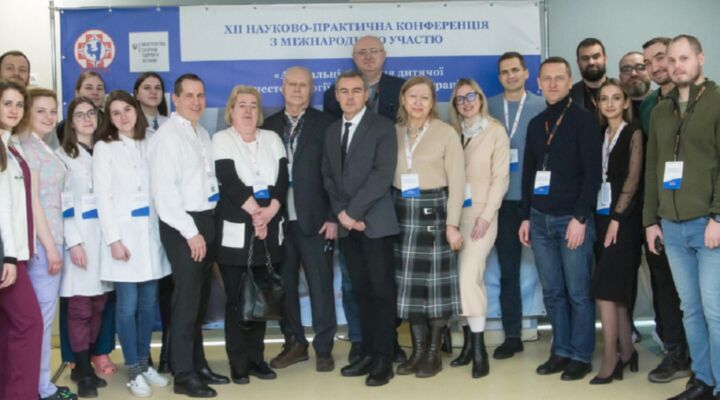 Навчаємося та обмінюємося досвідом, щоб покращувати якість надання медичної допомоги дітям детская больница запорожье КНП «Міська дитяча лікарня №5» ЗМР – це єдина у місті Запоріжжі багатопрофільна дитяча лікарня, де сконцентровано всі види надання спеціалізованої медичної допомоги дитячому населенню: стаціонарної, консультативної амбулаторно-поліклінічної та виїзної для інтенсивної терапії новонародженим.