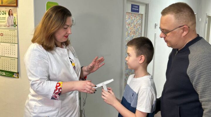 Про роботу Центру діагностики та лікування алергологічних і соматичних захворювань детская больница запорожье КНП «Міська дитяча лікарня №5» ЗМР – це єдина у місті Запоріжжі багатопрофільна дитяча лікарня, де сконцентровано всі види надання спеціалізованої медичної допомоги дитячому населенню: стаціонарної, консультативної амбулаторно-поліклінічної та виїзної для інтенсивної терапії новонародженим.