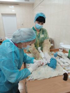 Відділення патології новонароджених дітей детская больница запорожье КНП «Міська дитяча лікарня №5» ЗМР – це єдина у місті Запоріжжі багатопрофільна дитяча лікарня, де сконцентровано всі види надання спеціалізованої медичної допомоги дитячому населенню: стаціонарної, консультативної амбулаторно-поліклінічної та виїзної для інтенсивної терапії новонародженим.