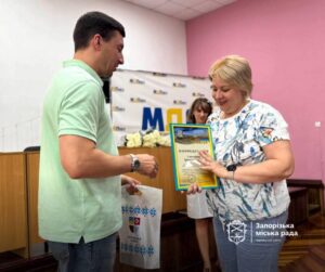 27 липня - День медичного працівника детская больница запорожье КНП «Міська дитяча лікарня №5» ЗМР – це єдина у місті Запоріжжі багатопрофільна дитяча лікарня, де сконцентровано всі види надання спеціалізованої медичної допомоги дитячому населенню: стаціонарної, консультативної амбулаторно-поліклінічної та виїзної для інтенсивної терапії новонародженим.