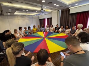 Захист дітей в медичній практиці: тренінг від IRC детская больница запорожье КНП «Міська дитяча лікарня №5» ЗМР – це єдина у місті Запоріжжі багатопрофільна дитяча лікарня, де сконцентровано всі види надання спеціалізованої медичної допомоги дитячому населенню: стаціонарної, консультативної амбулаторно-поліклінічної та виїзної для інтенсивної терапії новонародженим.