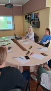 10 жовтня - День ментального здоров'я. "Дотики підтримки" детская больница запорожье КНП «Міська дитяча лікарня №5» ЗМР – це єдина у місті Запоріжжі багатопрофільна дитяча лікарня, де сконцентровано всі види надання спеціалізованої медичної допомоги дитячому населенню: стаціонарної, консультативної амбулаторно-поліклінічної та виїзної для інтенсивної терапії новонародженим.
