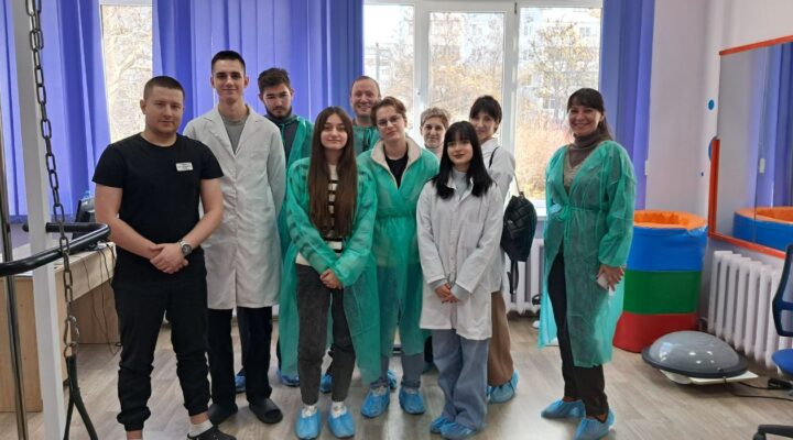 Майбутні фахівці у дії: візит студентів НУ "Запорізька політехніка" до ВФРМ детская больница запорожье КНП «Міська дитяча лікарня №5» ЗМР – це єдина у місті Запоріжжі багатопрофільна дитяча лікарня, де сконцентровано всі види надання спеціалізованої медичної допомоги дитячому населенню: стаціонарної, консультативної амбулаторно-поліклінічної та виїзної для інтенсивної терапії новонародженим.