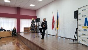 Різдвяний концерт для колективу лікарні детская больница запорожье КНП «Міська дитяча лікарня №5» ЗМР – це єдина у місті Запоріжжі багатопрофільна дитяча лікарня, де сконцентровано всі види надання спеціалізованої медичної допомоги дитячому населенню: стаціонарної, консультативної амбулаторно-поліклінічної та виїзної для інтенсивної терапії новонародженим.