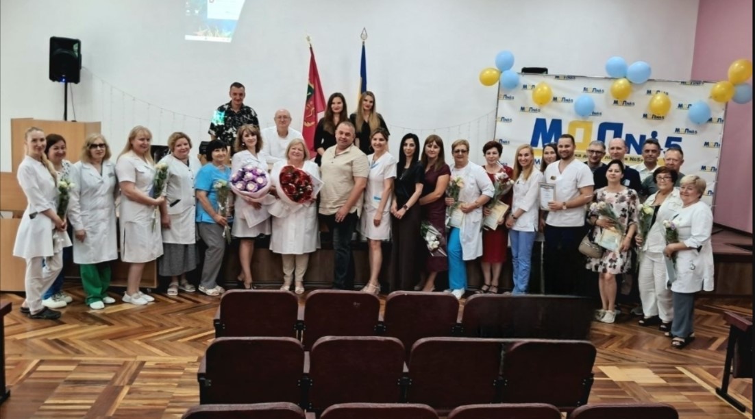 27 липня - День медичного працівника! детская больница запорожье КНП «Міська дитяча лікарня №5» ЗМР – це єдина у місті Запоріжжі багатопрофільна дитяча лікарня, де сконцентровано всі види надання спеціалізованої медичної допомоги дитячому населенню: стаціонарної, консультативної амбулаторно-поліклінічної та виїзної для інтенсивної терапії новонародженим. День медичного працівника